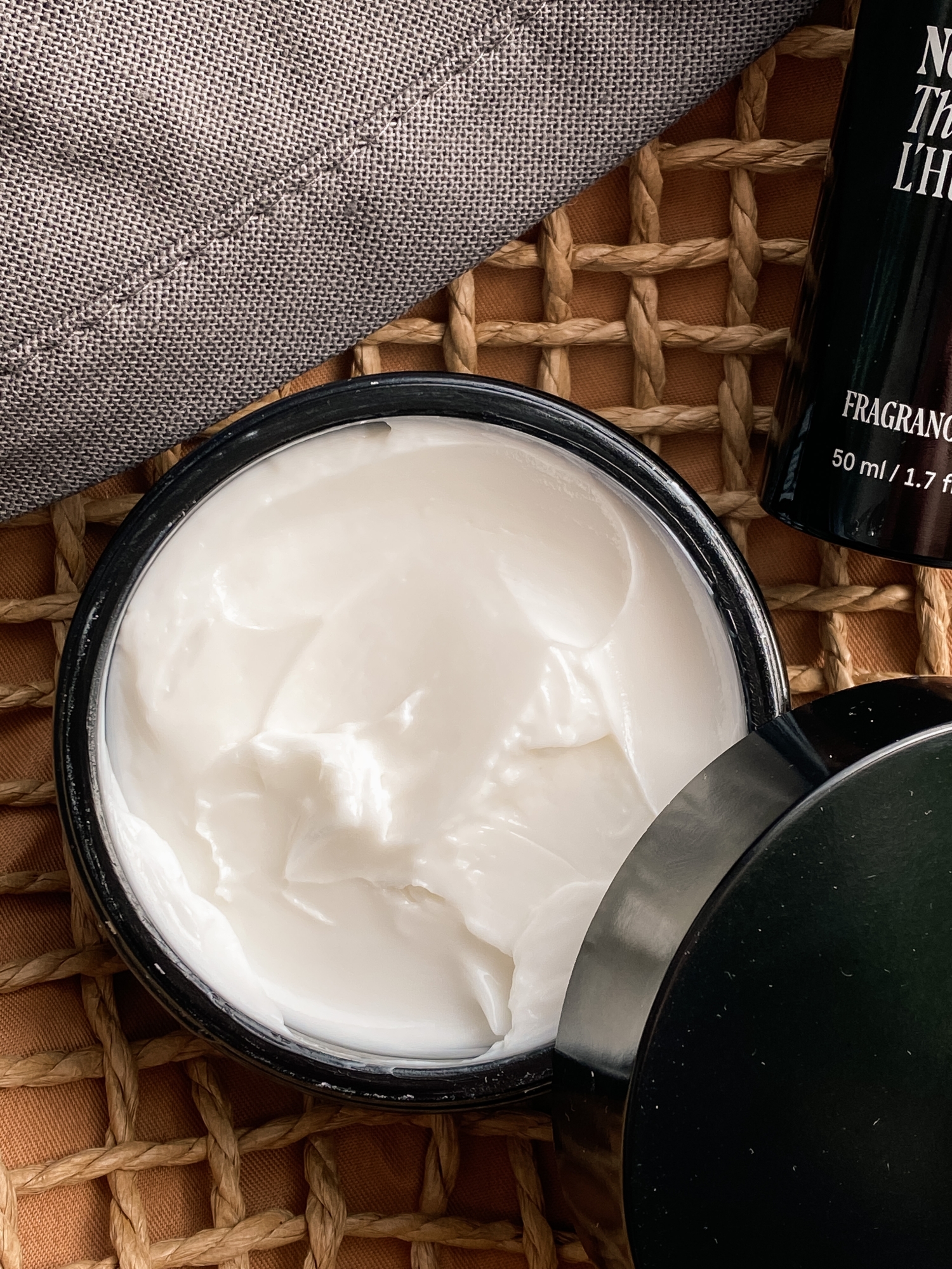 necessaire body cream