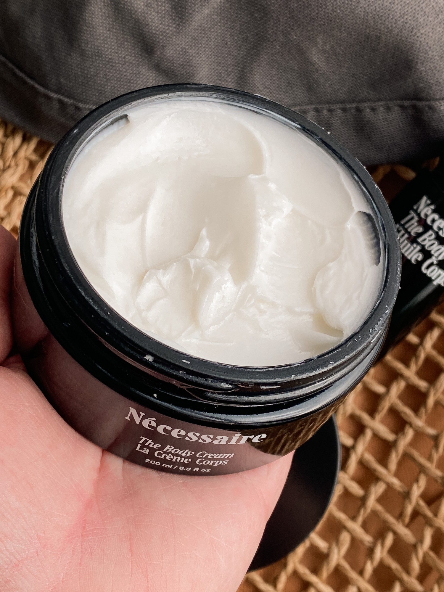 necessaire body cream