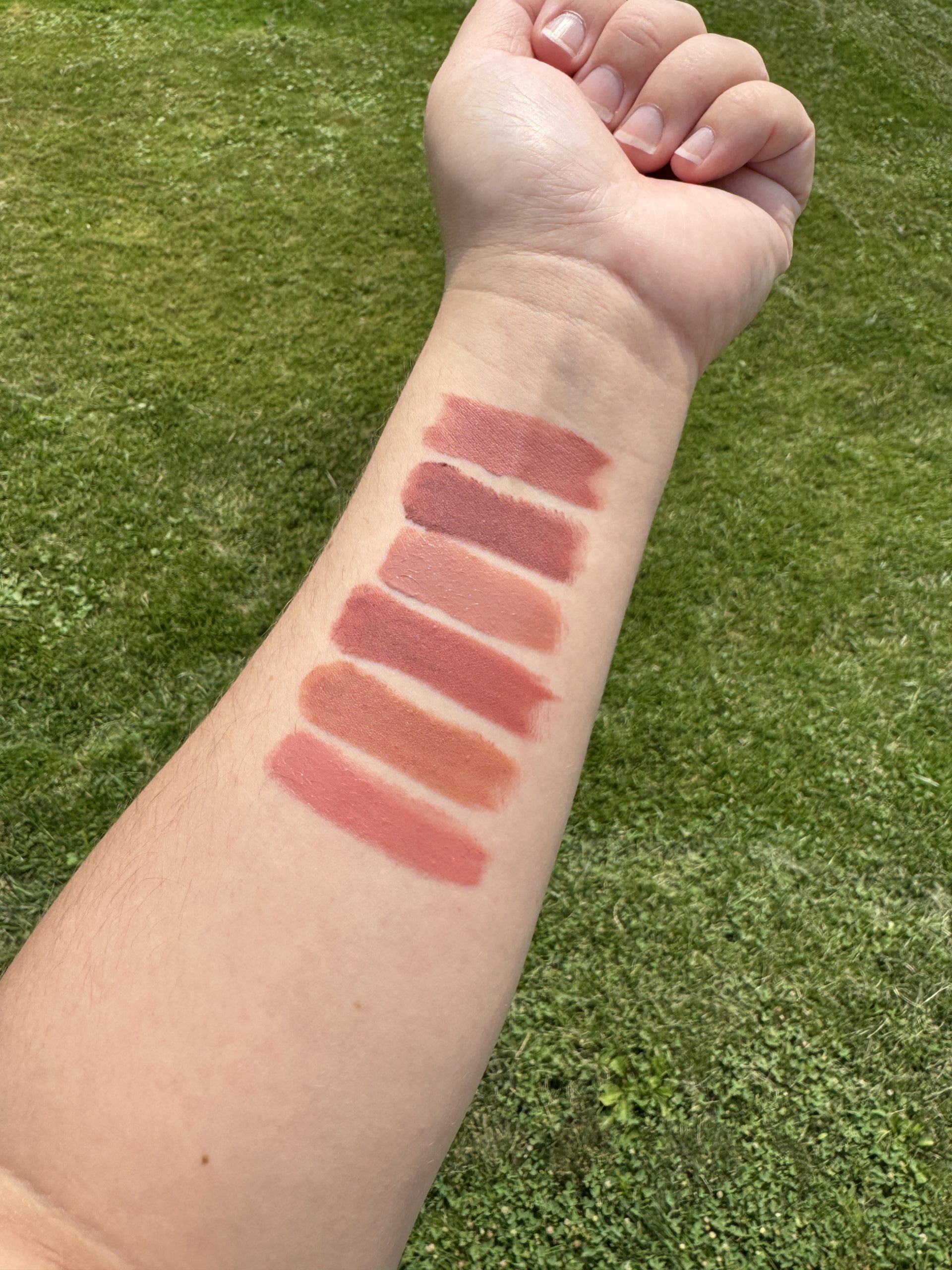 Charlotte Tilbury Lipstick Swatches in Pillow Talk , Pillow Talk Medium , JK Magic , Super Model, Cat Walking, and Dancefloor Princess